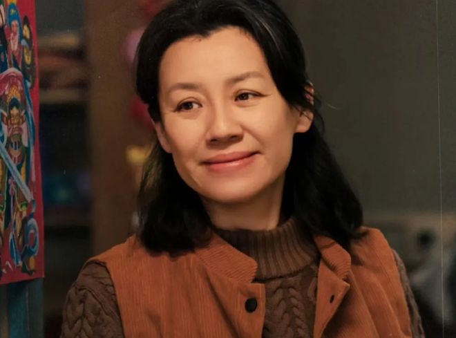 尴尬!巴西男球迷看台上紧盯女伴胸部看 被转播镜头拍到后生无可恋