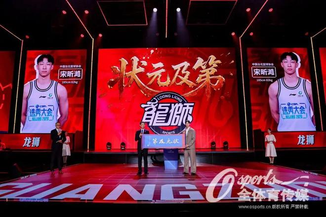 穆霍娃手术北美硬地赛季基本报废,西西帕斯时隔504天重返决赛