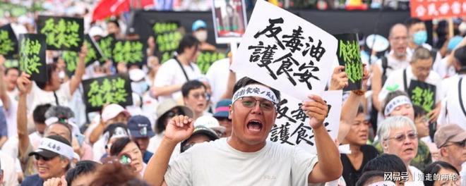 助阵!国乒出征亚运会前,中国乒协原主席徐寅生来到基地探望
