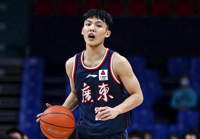 谢周三连签两人:免签英冠经验门将,租借22岁冲超射手