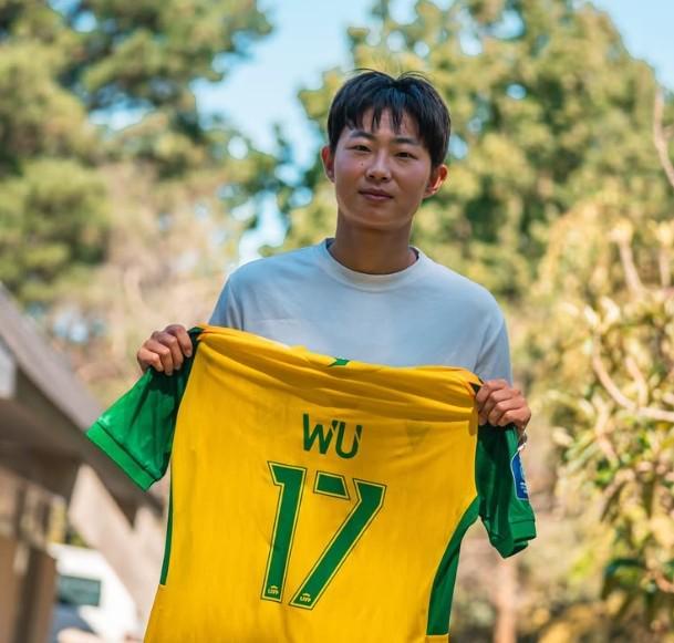 利物浦18岁巨人中卫惊艳季前赛，却因脱欧规则无缘英超