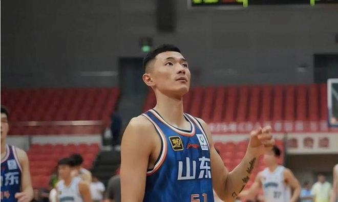绿军死忠夸尼克斯怒喷闹事球迷