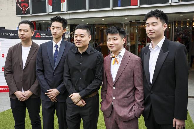 葡萄牙主帅暗示41岁C罗将首发踢世界杯:让他踢60分钟很重要