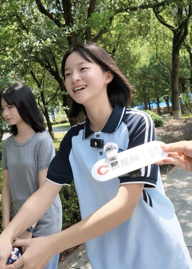 热议郭昊文获600万顶薪续约 遭上海裁员后加盟同曦“涅槃重生”