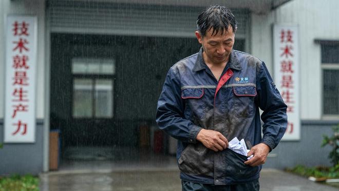 中国男篮结束热身赛,两人必须淘汰,球迷呼吁徐杰回归打河村勇辉