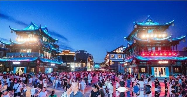奥运冠军刘翔发文向网友征求意见:上海市体育局让我买断或当教练上班,我该怎么办?