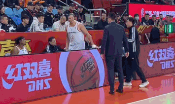 媒体人:徐昕不会出战NBA夏联比赛 但留洋的大门并没有关闭