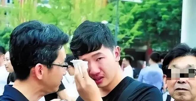 弗拉霍维奇主动示好巴萨,费兰·托雷斯未来成变数