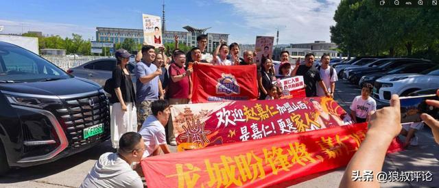 从蓝领到明星，阿奴诺比在总决赛舞台完成蜕变