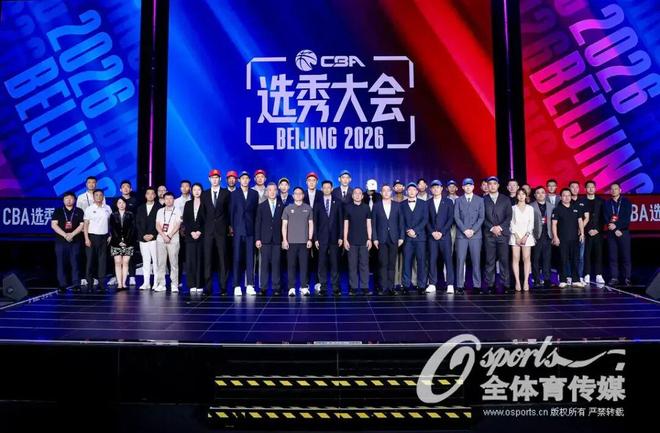 穆霍娃手术北美硬地赛季基本报废,西西帕斯时隔504天重返决赛